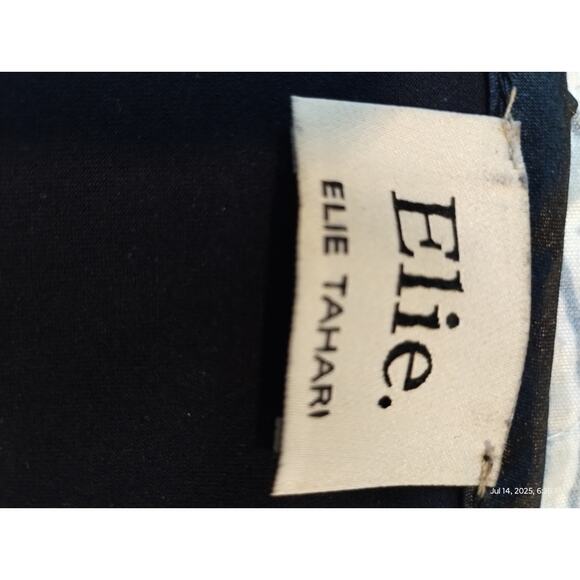 Elie Tahari Women's size Medium Quiet Luxury Old Money Preppy Country Club Top - Picture 9 of 13